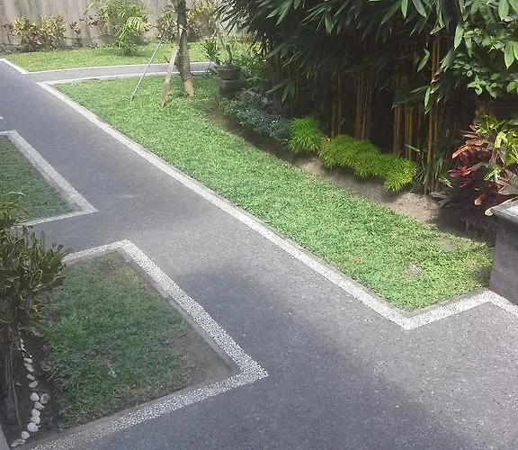 Pensión Dewi Ayu 3*
