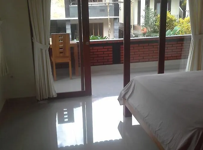 Pensión Dewi Ayu 3*